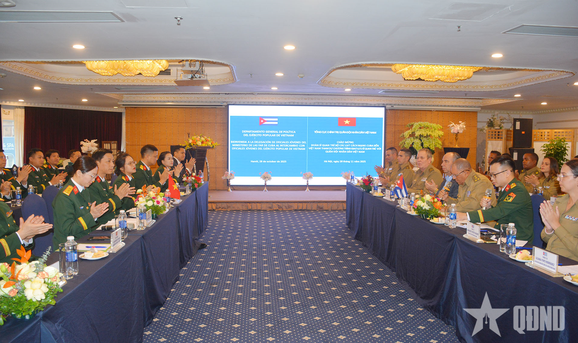 Giao lưu tọa đàm sĩ quan trẻ Việt Nam - Cuba